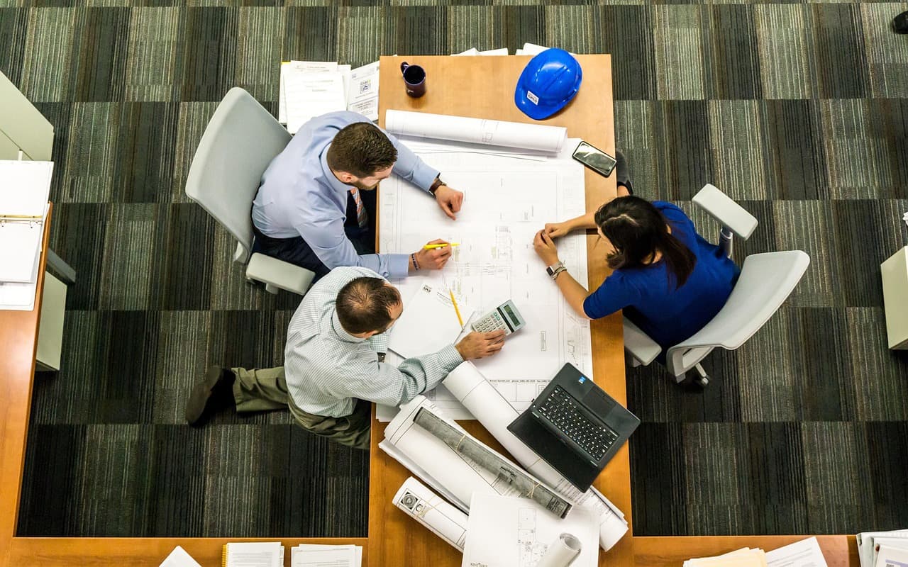 Tech team meeting in modern office